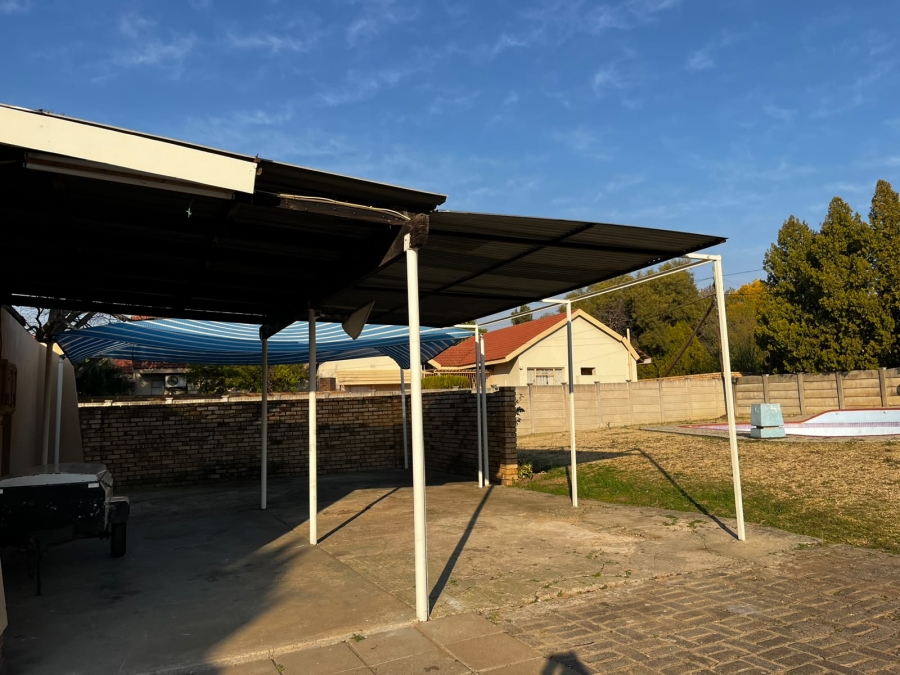 3 Bedroom Property for Sale in La Hoff North West
